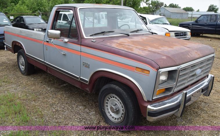 image for item J6620 1983 Ford F150 pickup truck