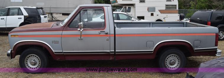 image for item J6620 1983 Ford F150 pickup truck