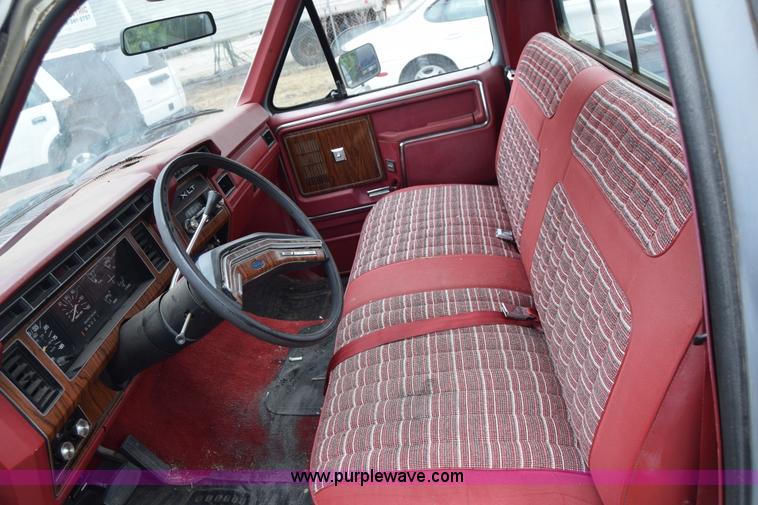image for item J6620 1983 Ford F150 pickup truck