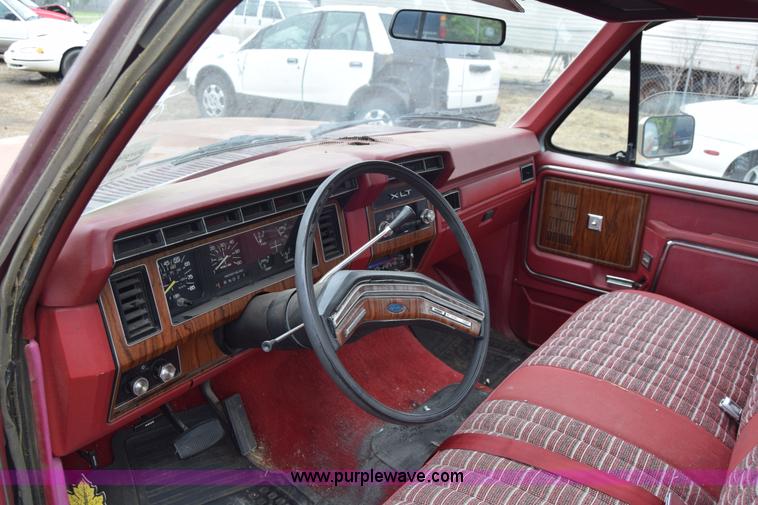 image for item J6620 1983 Ford F150 pickup truck