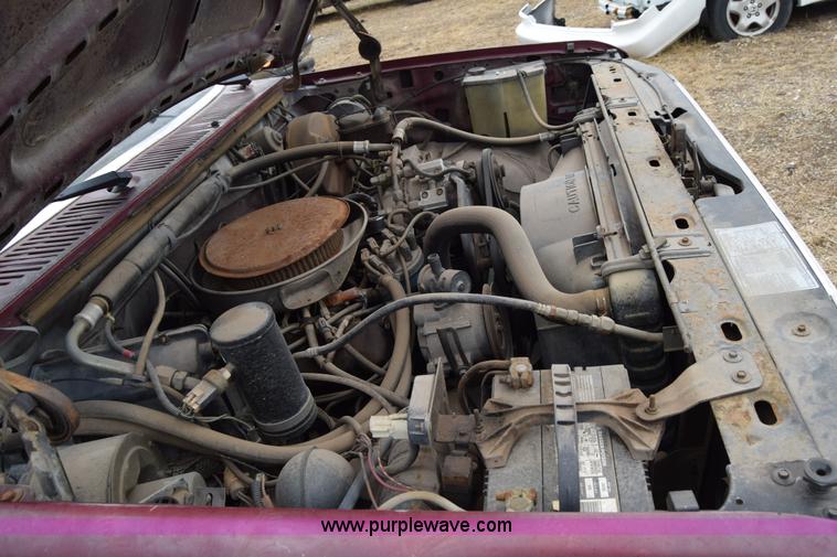 image for item J6620 1983 Ford F150 pickup truck