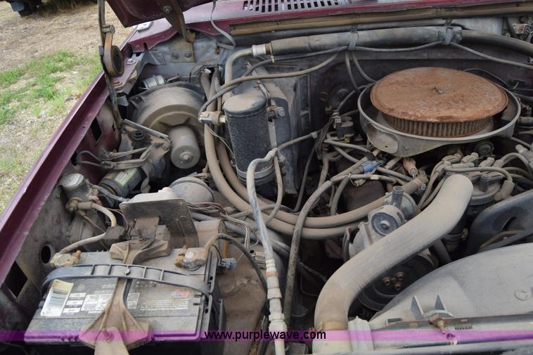 image for item J6620 1983 Ford F150 pickup truck