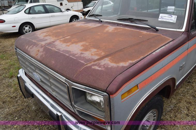 image for item J6620 1983 Ford F150 pickup truck