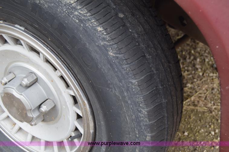 image for item J6620 1983 Ford F150 pickup truck