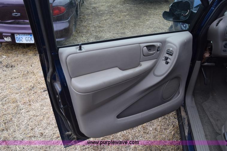 image for item J6622 2002 Dodge Grand Caravan van