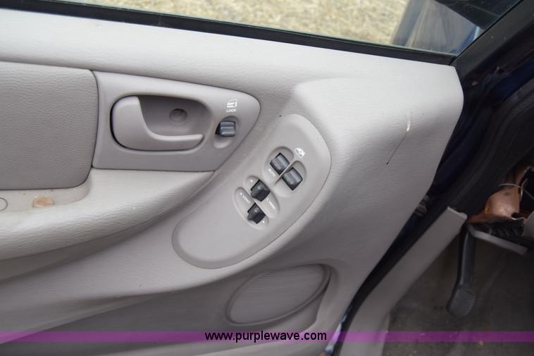 image for item J6622 2002 Dodge Grand Caravan van