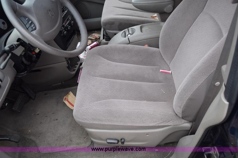 image for item J6622 2002 Dodge Grand Caravan van