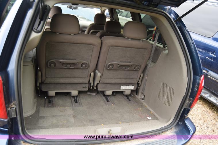 image for item J6622 2002 Dodge Grand Caravan van