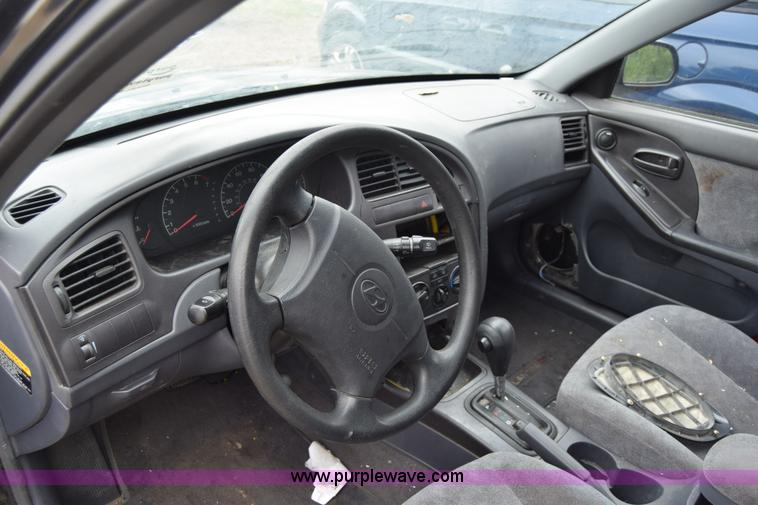image for item J6623 2002 Hyundai Elantra GLS