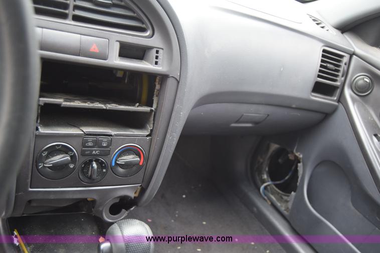 image for item J6623 2002 Hyundai Elantra GLS