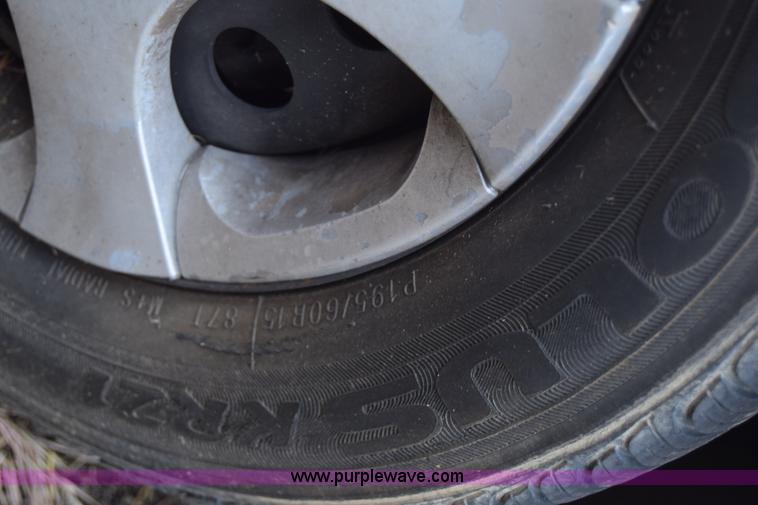 image for item J6623 2002 Hyundai Elantra GLS