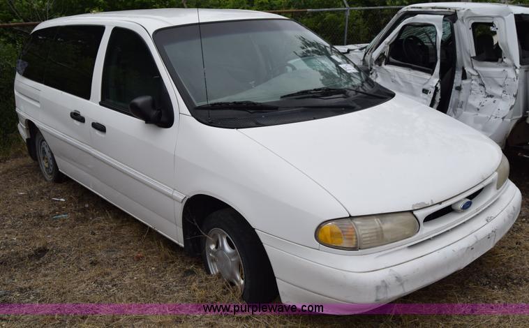 image for item J6624 1996 Ford Windstar GL
