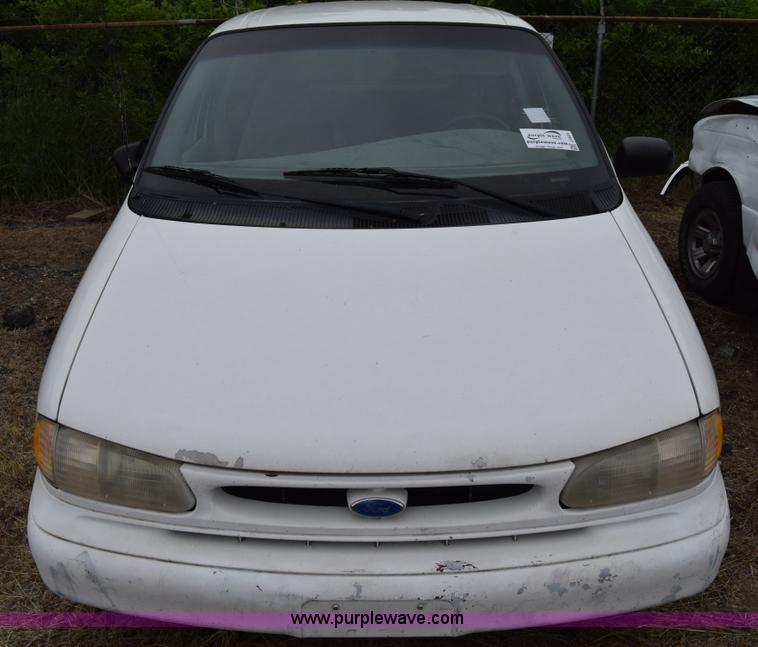 image for item J6624 1996 Ford Windstar GL