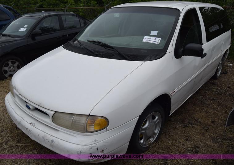 image for item J6624 1996 Ford Windstar GL