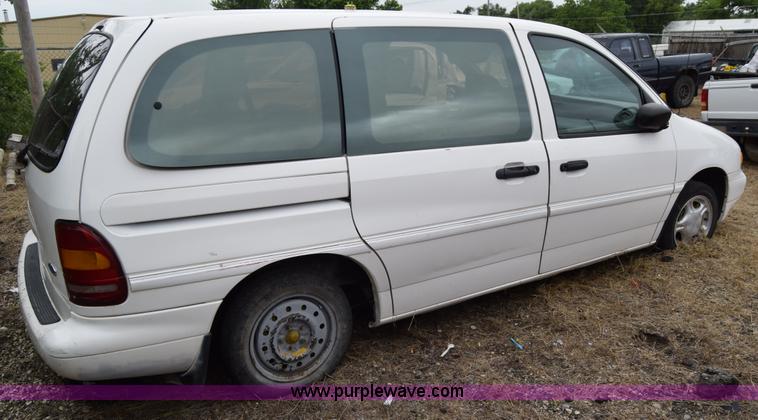 image for item J6624 1996 Ford Windstar GL