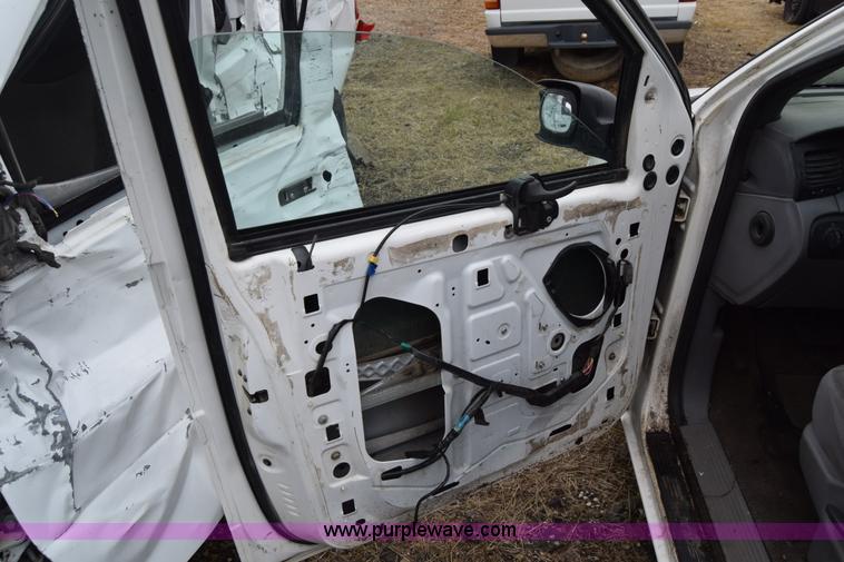 image for item J6624 1996 Ford Windstar GL