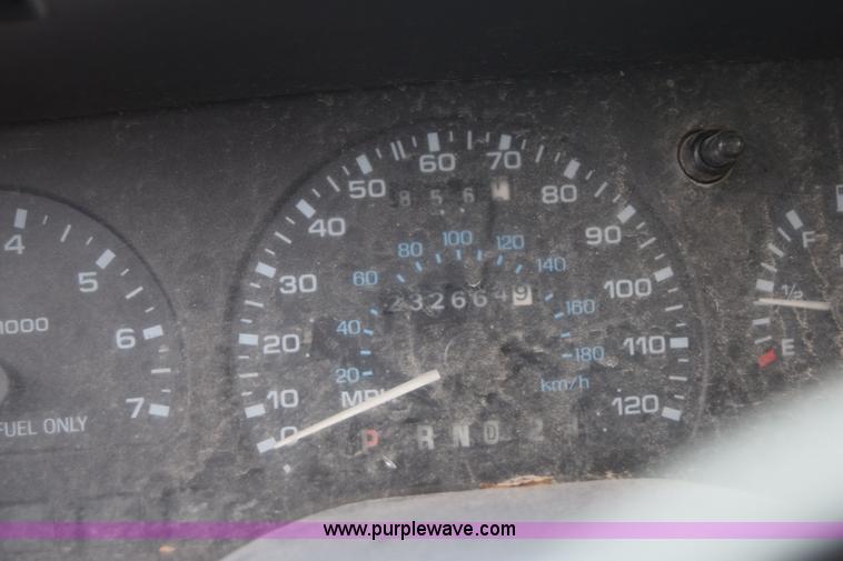 image for item J6624 1996 Ford Windstar GL