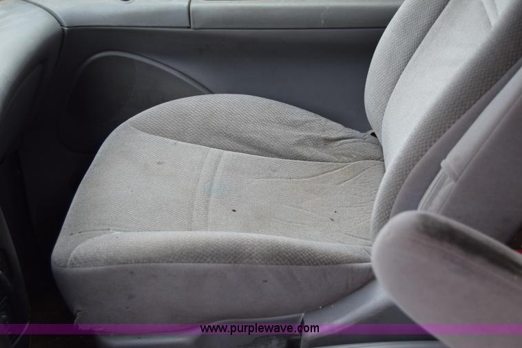 image for item J6624 1996 Ford Windstar GL