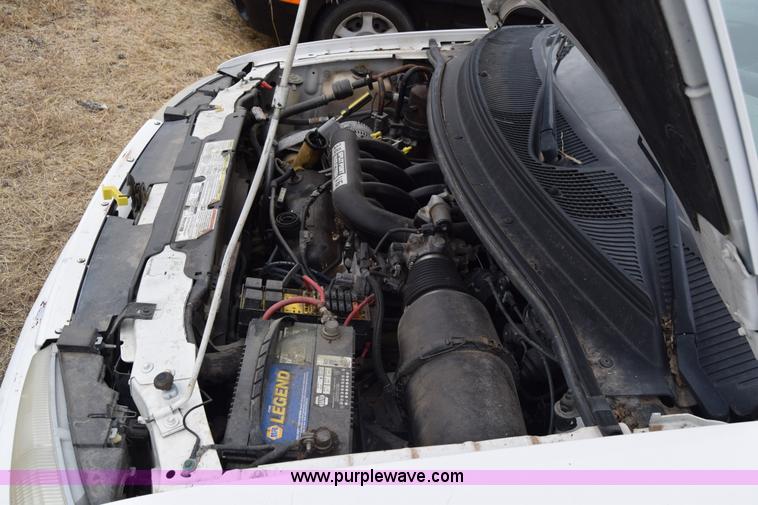 image for item J6624 1996 Ford Windstar GL