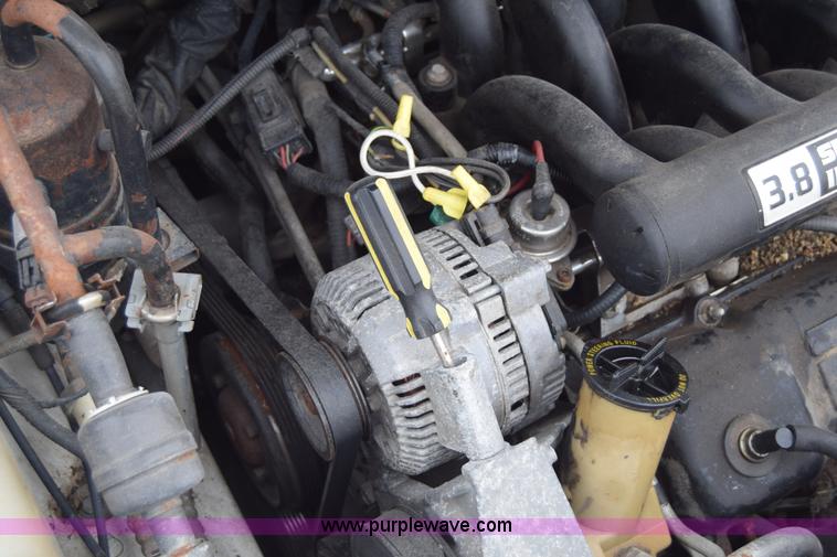 image for item J6624 1996 Ford Windstar GL