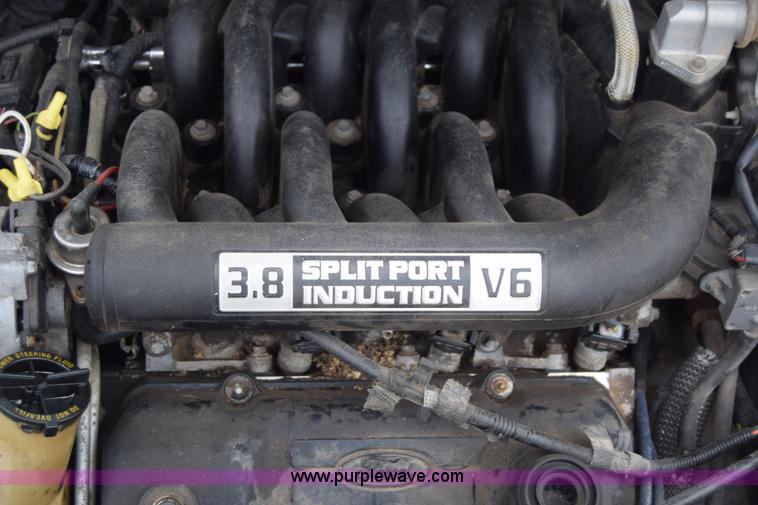 image for item J6624 1996 Ford Windstar GL