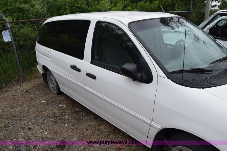 image for item J6624 1996 Ford Windstar GL