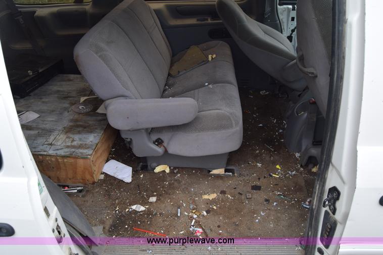 image for item J6624 1996 Ford Windstar GL