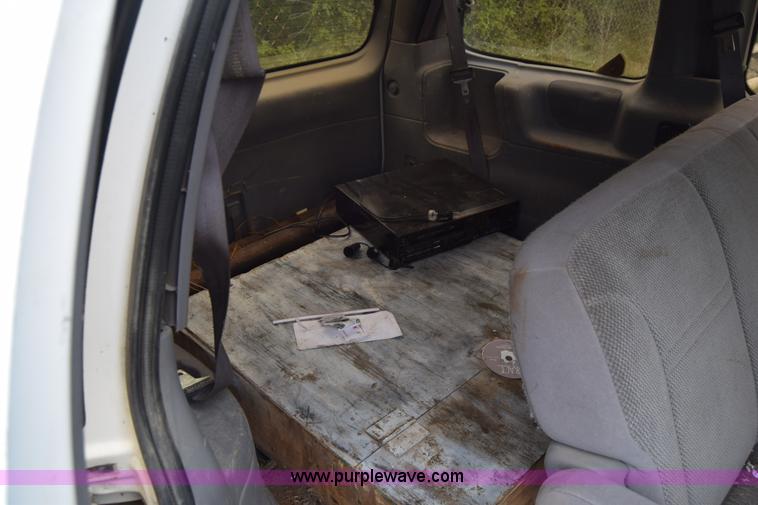 image for item J6624 1996 Ford Windstar GL