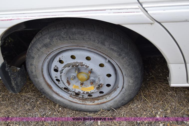 image for item J6624 1996 Ford Windstar GL