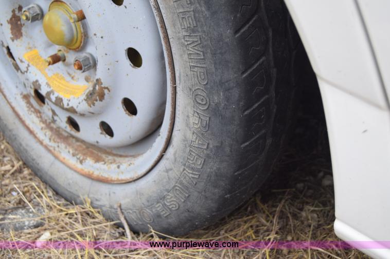 image for item J6624 1996 Ford Windstar GL