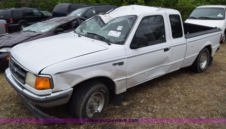 image for item J6627 1994 Ford Ranger pickup truck