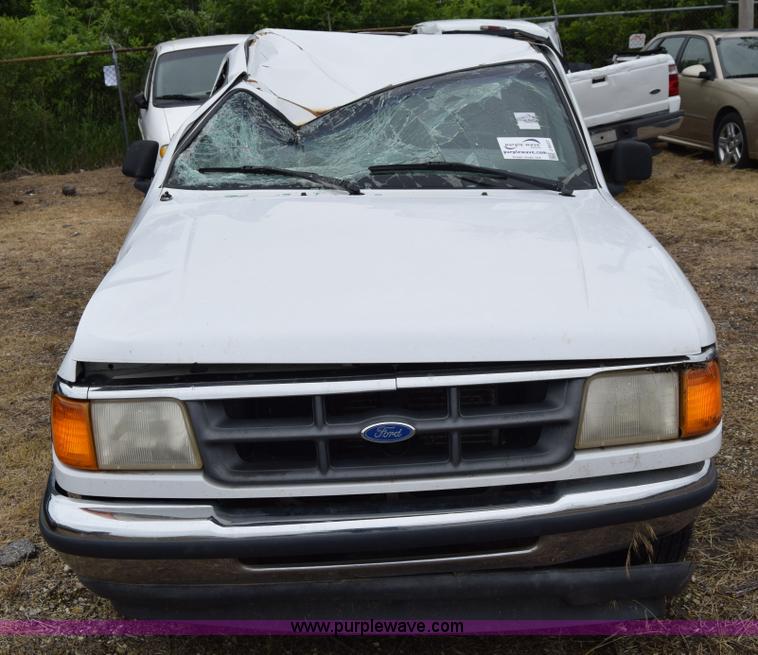 image for item J6627 1994 Ford Ranger pickup truck