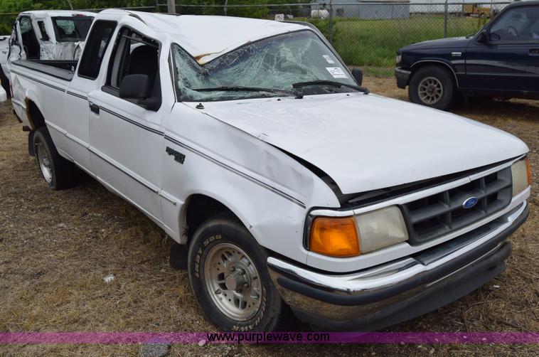 image for item J6627 1994 Ford Ranger pickup truck