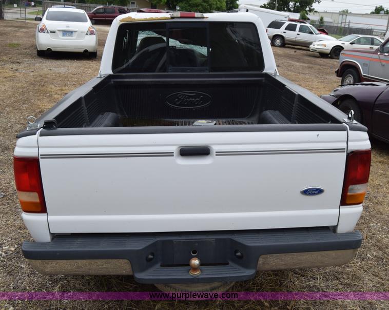 image for item J6627 1994 Ford Ranger pickup truck