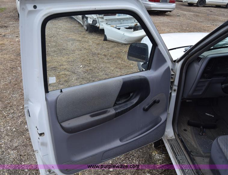image for item J6627 1994 Ford Ranger pickup truck
