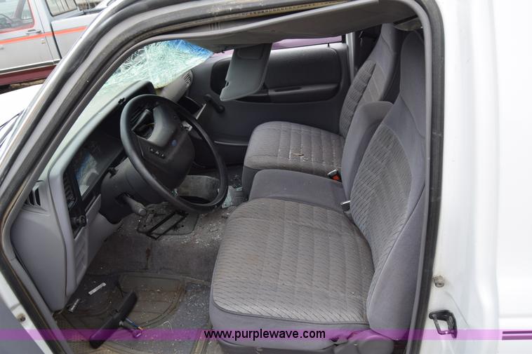 image for item J6627 1994 Ford Ranger pickup truck