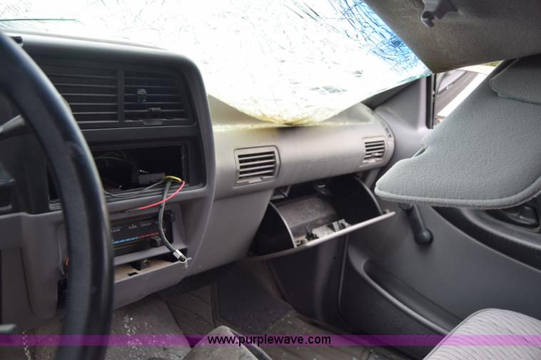 image for item J6627 1994 Ford Ranger pickup truck