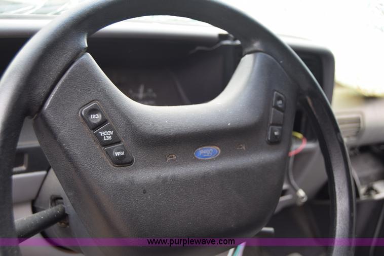 image for item J6627 1994 Ford Ranger pickup truck