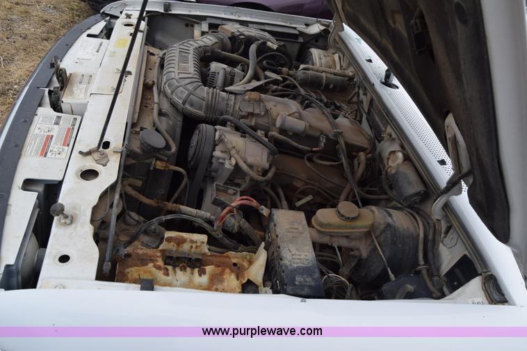 image for item J6627 1994 Ford Ranger pickup truck
