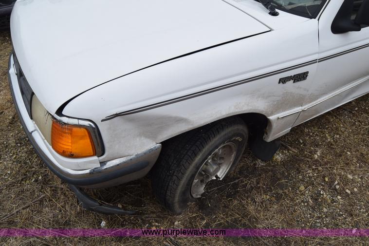 image for item J6627 1994 Ford Ranger pickup truck