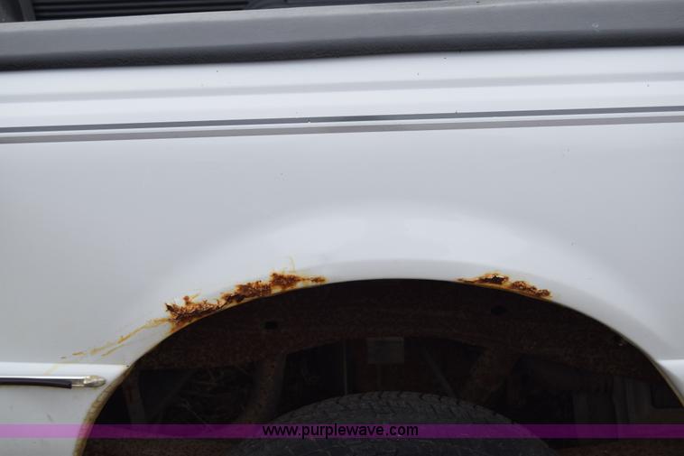 image for item J6627 1994 Ford Ranger pickup truck