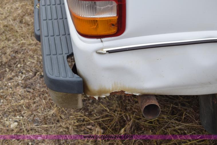 image for item J6627 1994 Ford Ranger pickup truck