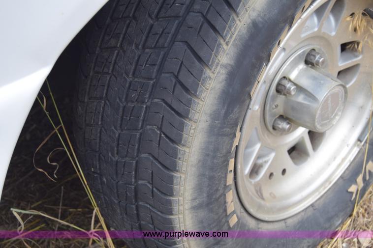 image for item J6627 1994 Ford Ranger pickup truck