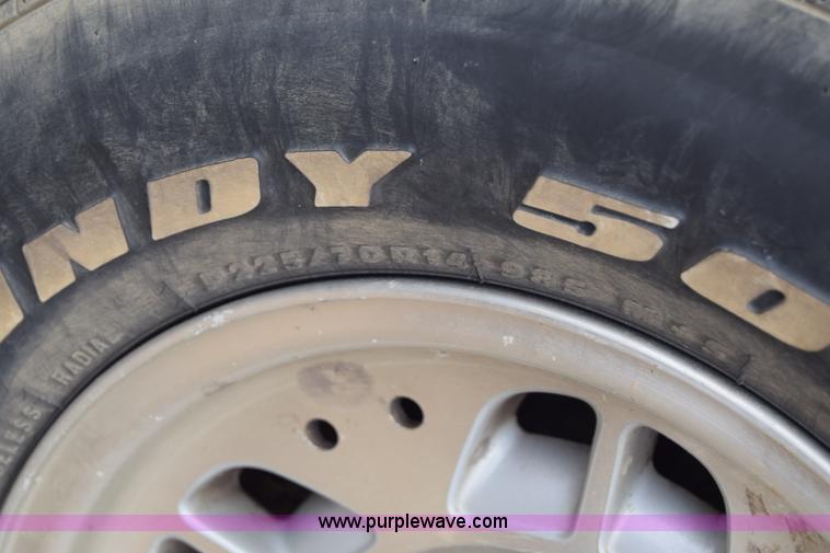 image for item J6627 1994 Ford Ranger pickup truck