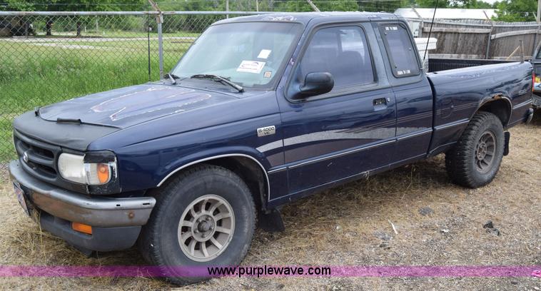 image for item J6628 1995 Mazda B4000 pickup truck