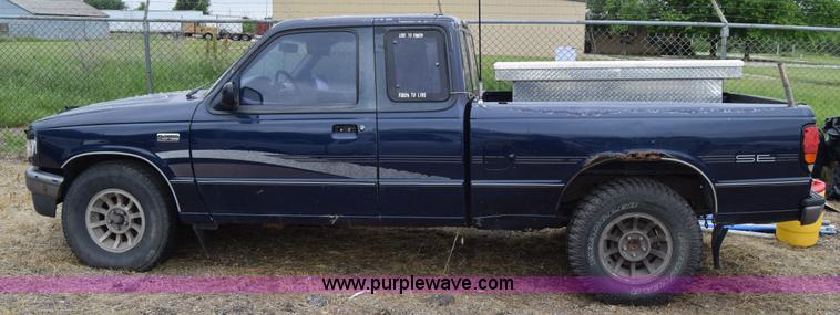 image for item J6628 1995 Mazda B4000 pickup truck