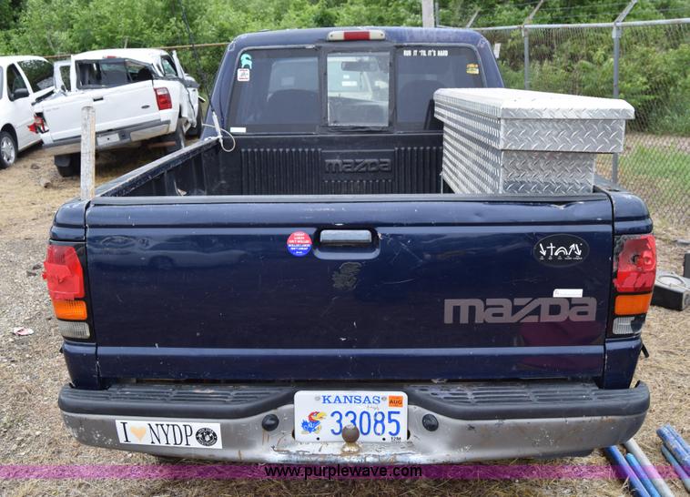 image for item J6628 1995 Mazda B4000 pickup truck