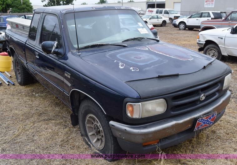 image for item J6628 1995 Mazda B4000 pickup truck