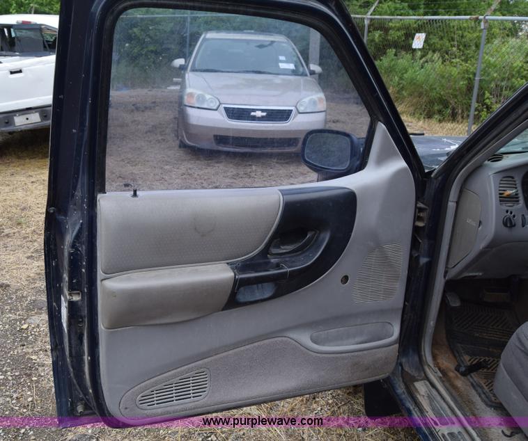 image for item J6628 1995 Mazda B4000 pickup truck