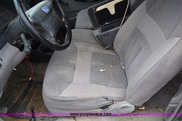 image for item J6628 1995 Mazda B4000 pickup truck